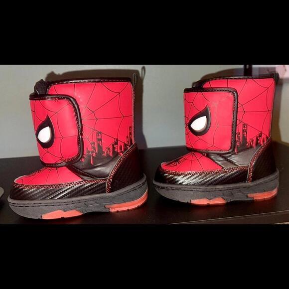 Marvel Spider Man Light Up Toddler Snow Boots - Picture 2 of 7